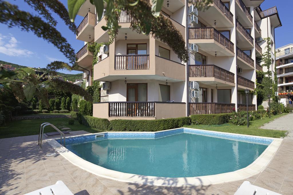 Mars Apartments In Complex Shipka Sveti Vlas Esterno foto