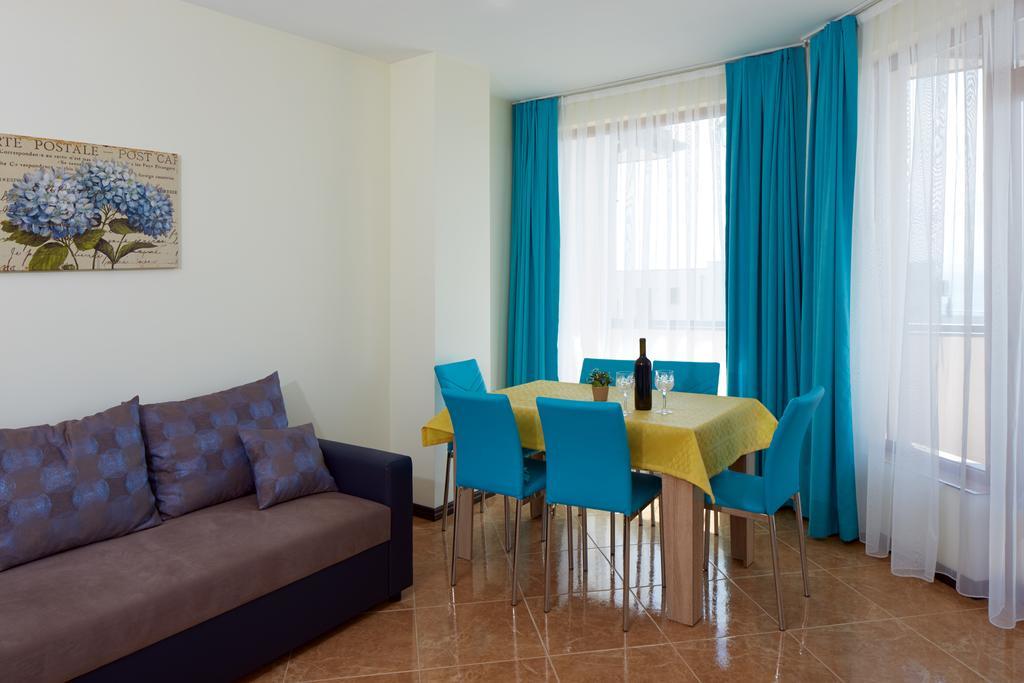 Mars Apartments In Complex Shipka Sveti Vlas Esterno foto