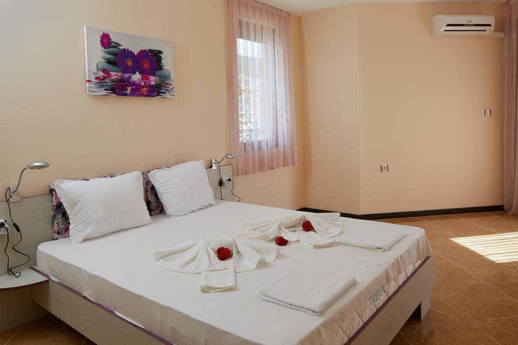 Mars Apartments In Complex Shipka Sveti Vlas Esterno foto